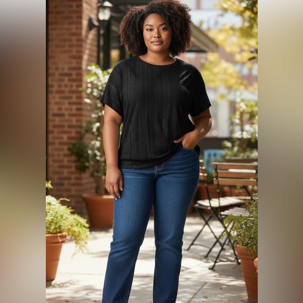 NWT: BloomChic size 30 Black Short SleeveTop